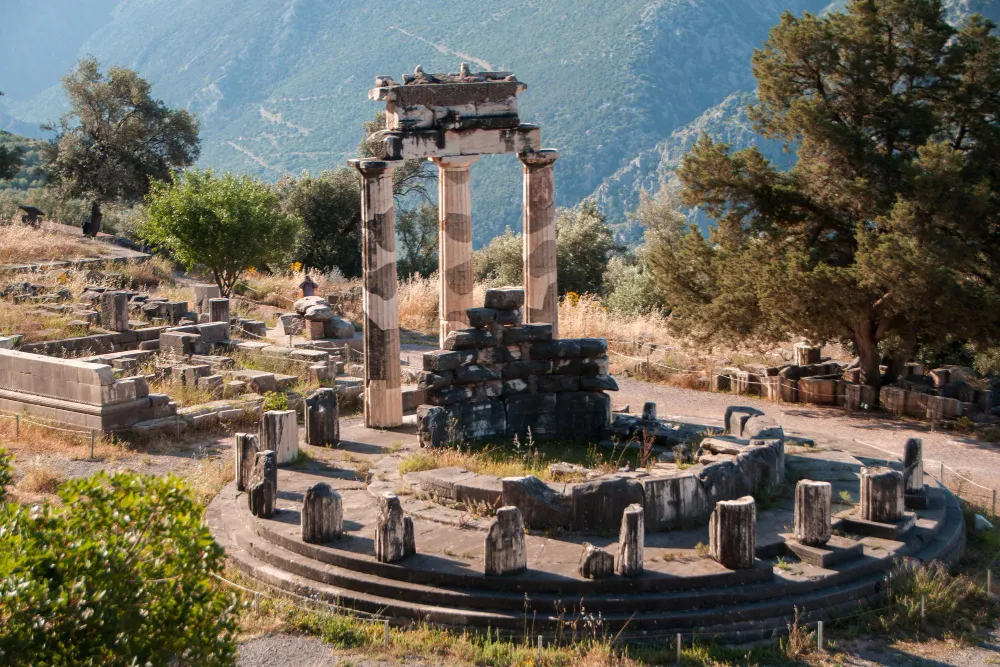 Ancient ruins of Delphi — full-day private sightseeing tour from Athens by station wagon